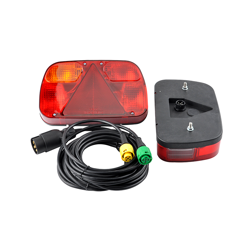 Quali sono i tipi di luci posteriori per camion?